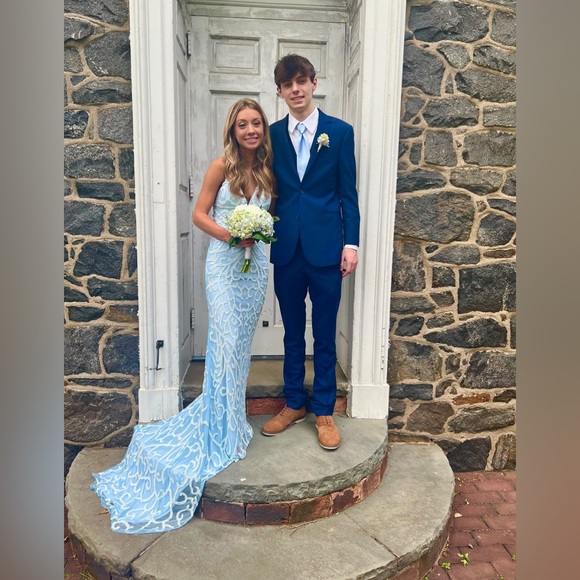 Super cute prom dress only worn once!!! - Picture 1 of 5